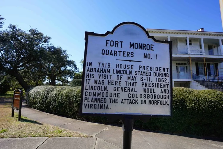 A marker noting the location of Lincoln’s residence at Fort Monroe.